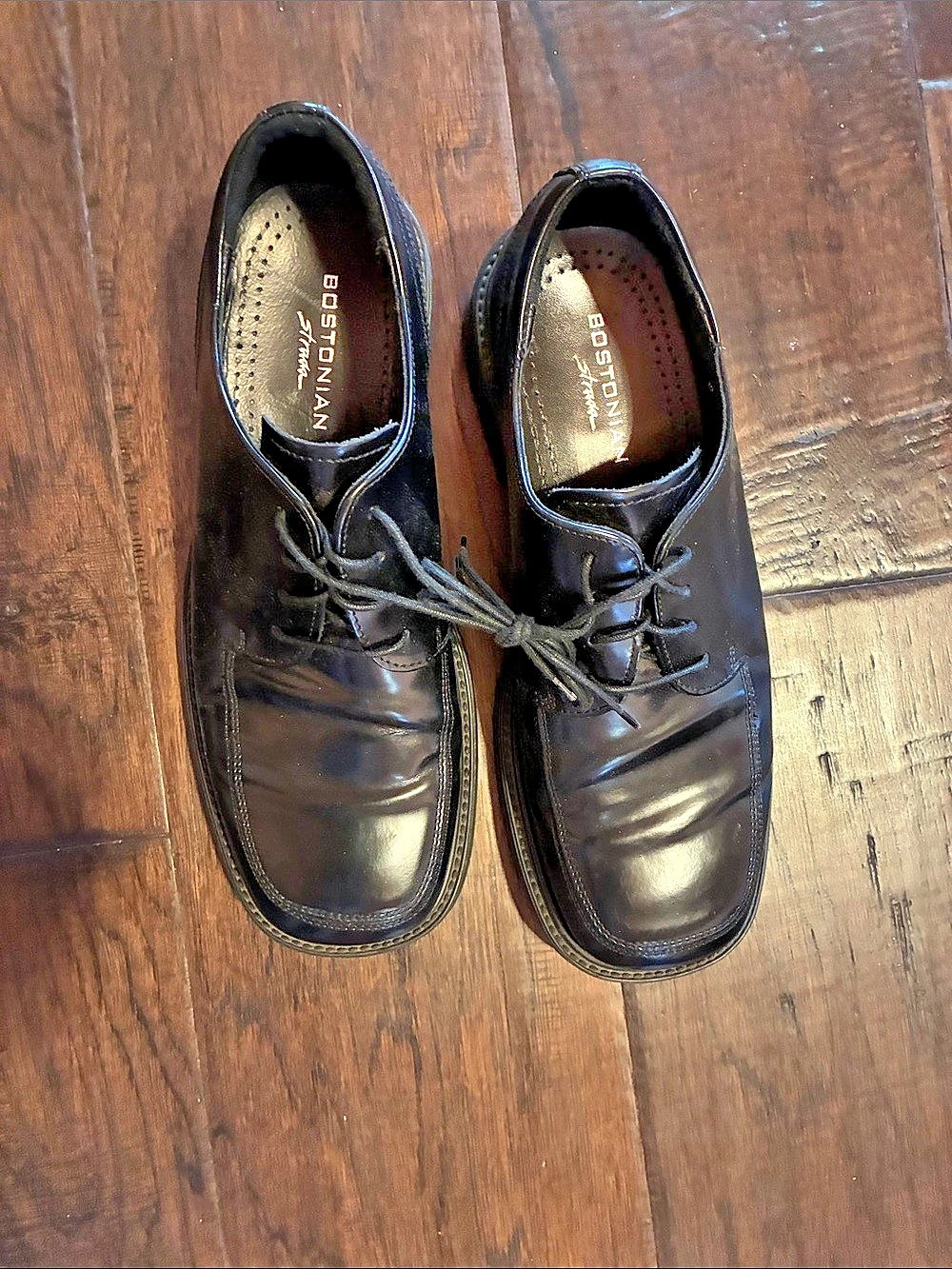 Bostonian Strada Square Toe Oxford Men's Black Lace-Up